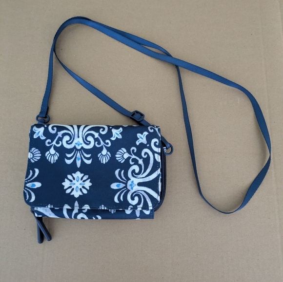 Vera Bradley Handbags - Vera Bradley Steel Blue Meddallion Lighten Up RFID 3-in-1 Crossbody